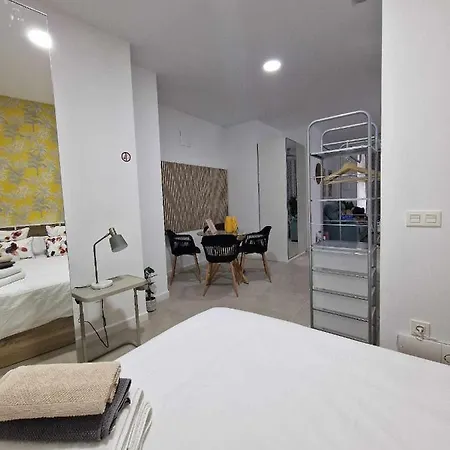 Moderno Apartamento 2 Junto A Calle Marmoles Malaga
